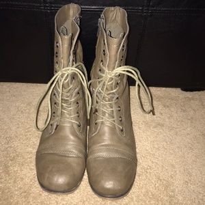 Combat boots